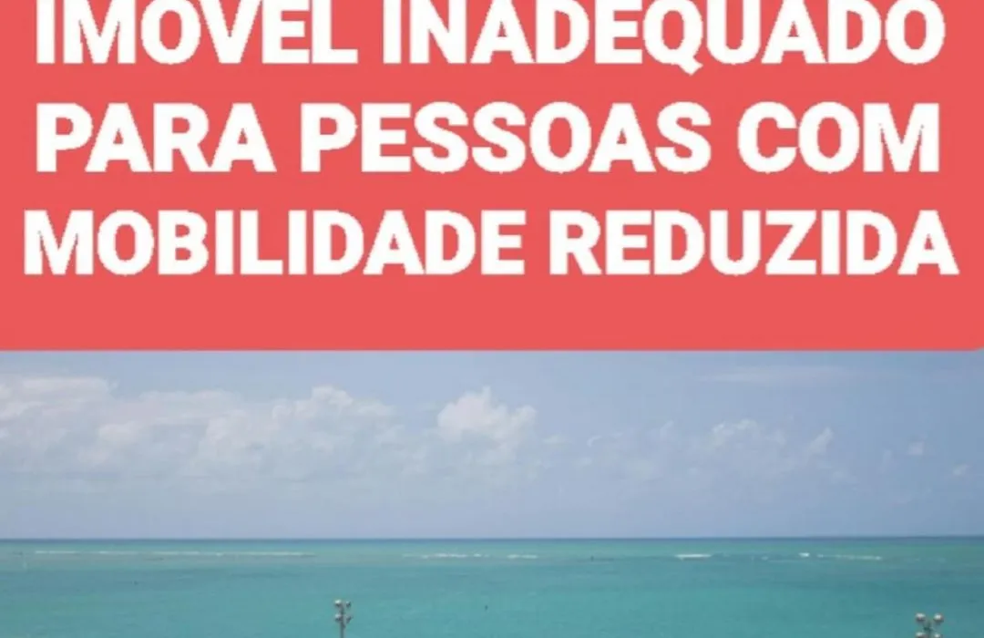Na Beira Mar: Pajuçara Beachfront Apartment with Ocean View-1