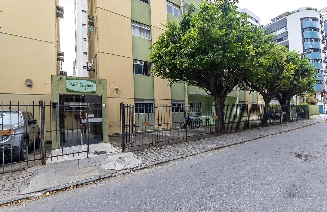 Apartamento 50m entre Ponta Verde e Jatiúca com Garagem-1