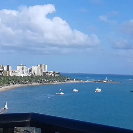 NA BEIRA MAR DE PAJUCARA- EDIF NEO- APARTAMENTO QUARTO E SALA -TEM VARANDA- VISTA LATERAL DO MAR- RUA JULIO PLECH FILHO 60 ESQUINA COM AVENIDA DOUTOR ANTONIO GOUVEIA - CONSUMO ELETRICO É PAGO No CKECK-OUT 1KWH É 1,35 REIAS - TEM TELA DE PROTEÇÃO-2