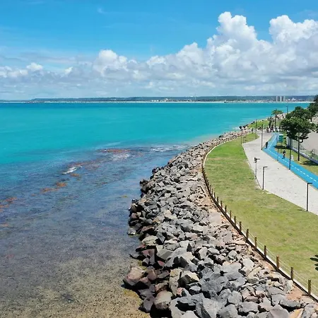 Quarto e sala com 2 Banheiros 250mt da Praia, Próximo aos principais cartões postais de Maceió-2