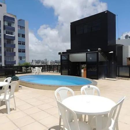 Amplo E Confortavel Quarto E Sala Na Pajucara-3